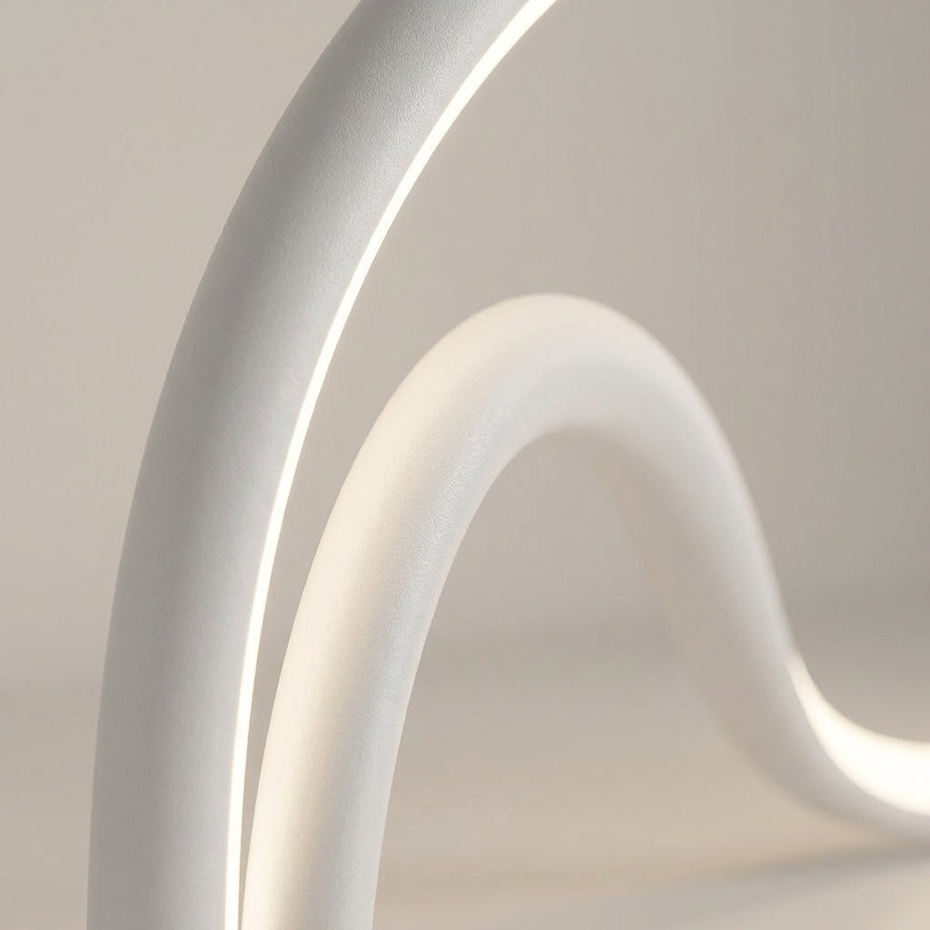 Bordlampe med buet lysbue i sort metall og integrert LED, Svart og hvit