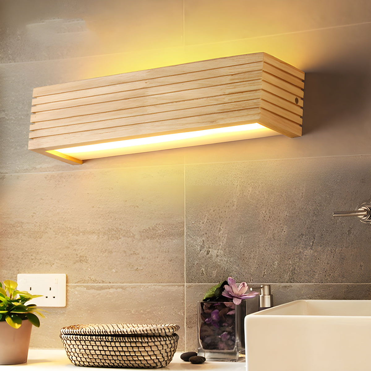 Vegglampe med LED i massivt tre - nordisk design