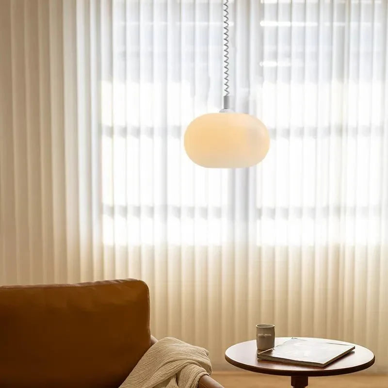 Pendellampe i glass - nordisk stil med hvit skjerm