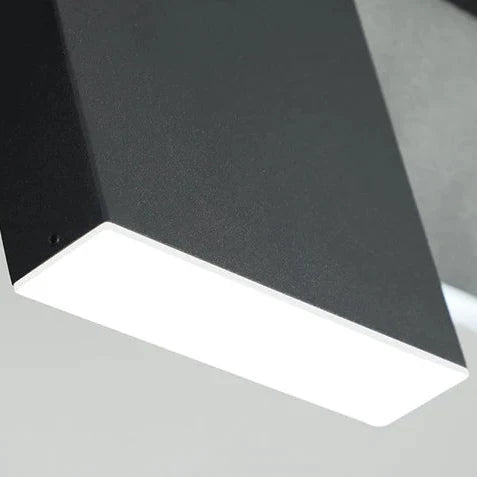 Lysekrone med LED i akryl og aluminium - minimalistisk, lineær design
