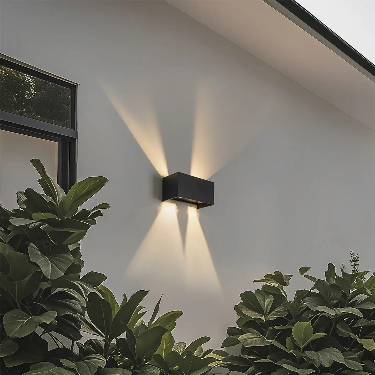 Utendørs vegglampe i aluminium med LED og opp- og nedlys IP65