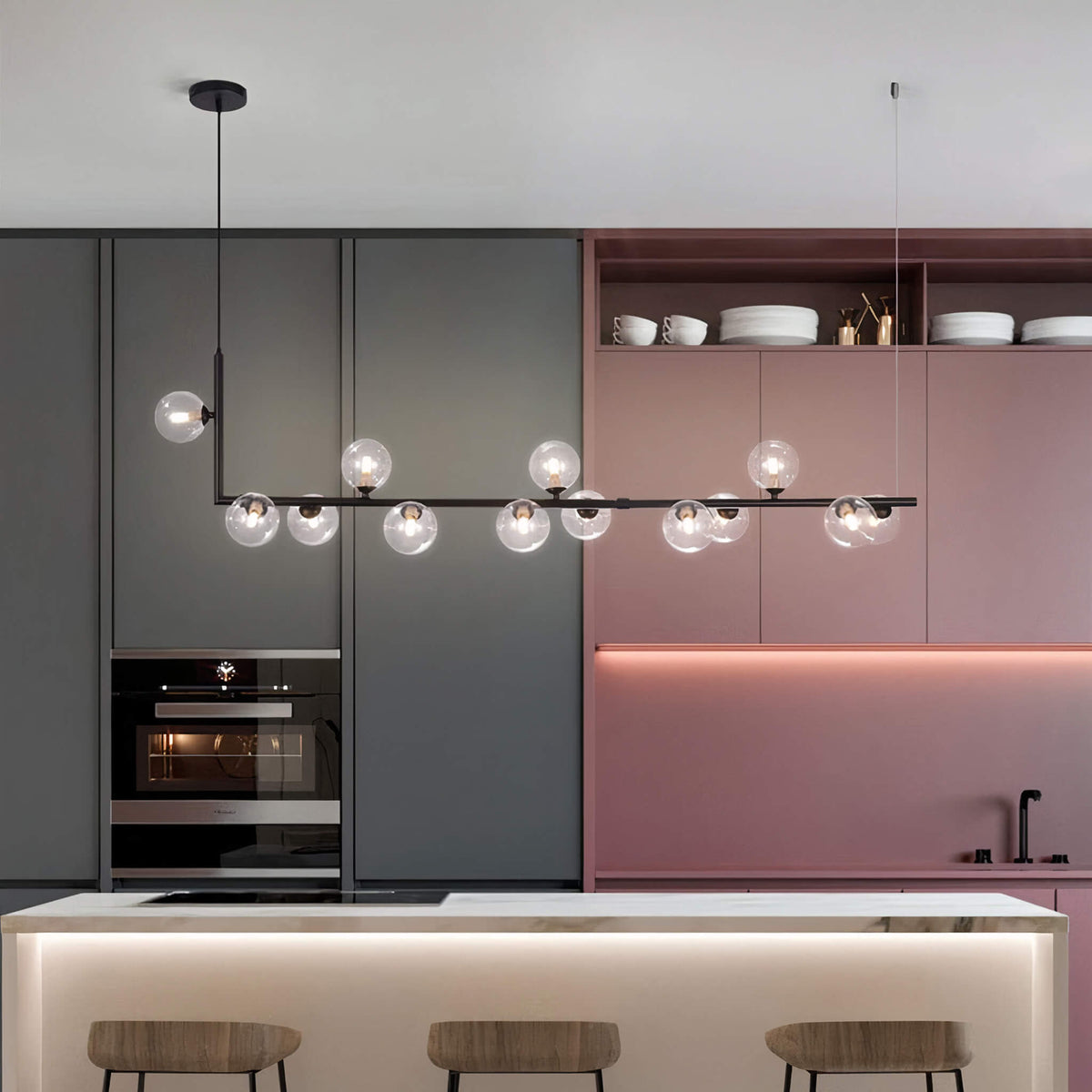 Taklampe med doble glasskuler - lineær lysekrone i nordisk stil