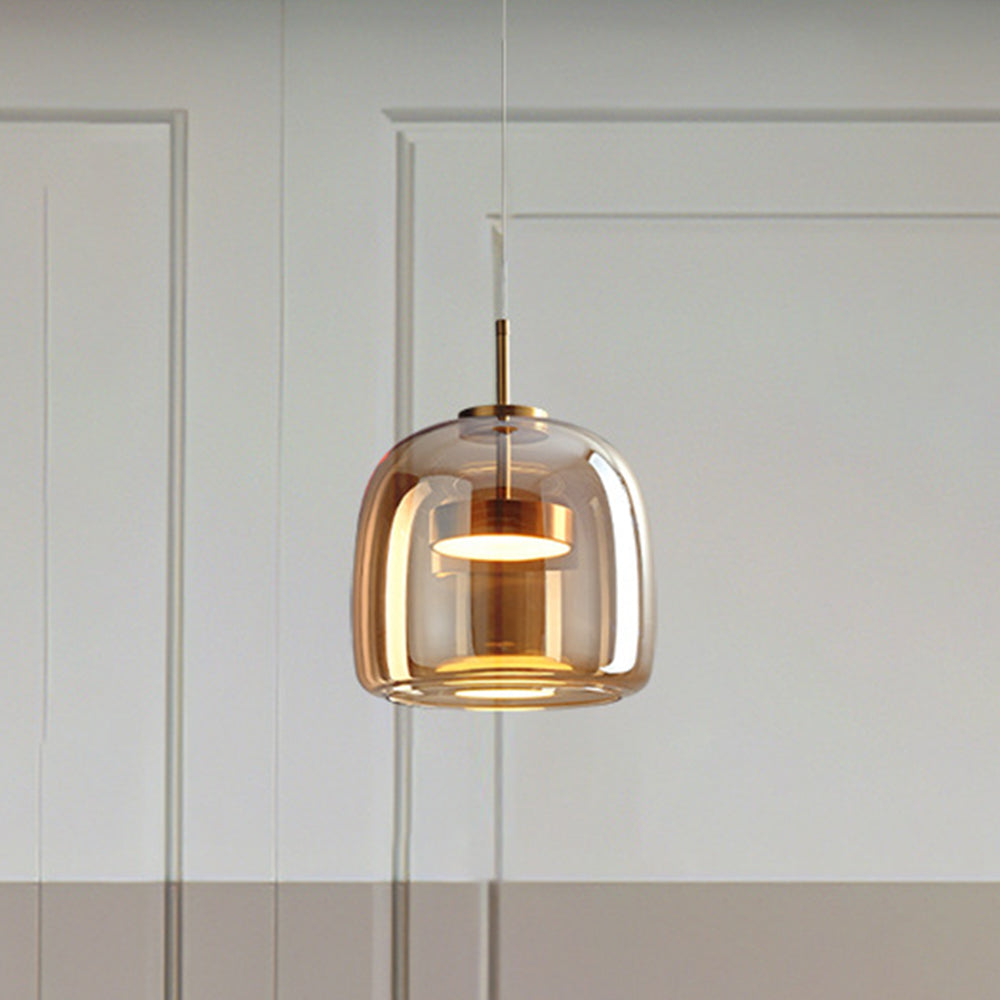 Pendellampe i retrostil med tonet glass og gullfarget metall