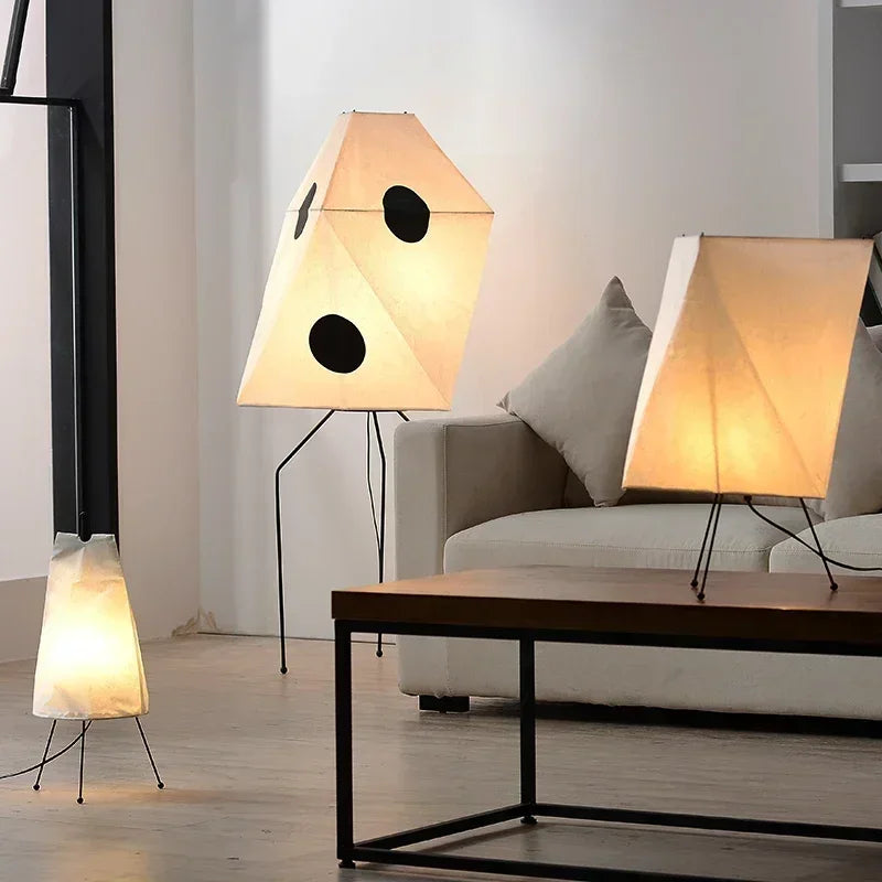 Gulvlampe med LED - japanskinspirert minimalistisk design