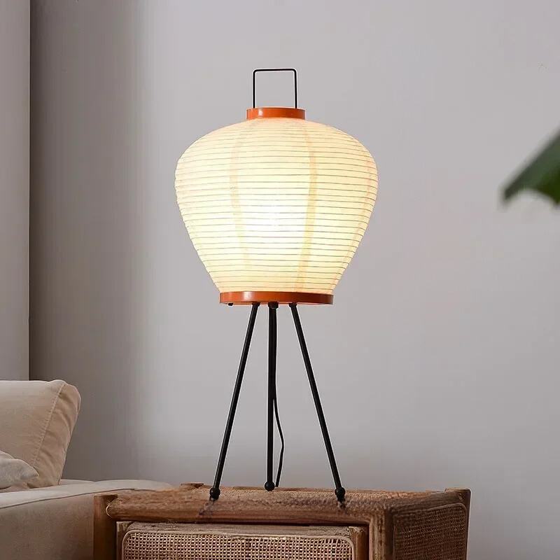 Gulvlampe med LED - japanskinspirert minimalistisk design