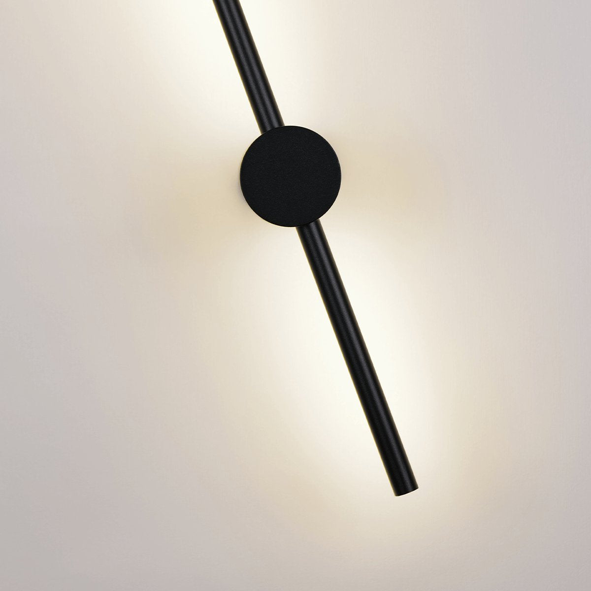 LED vegglampe i sort aluminium som slank lyslist, Svart