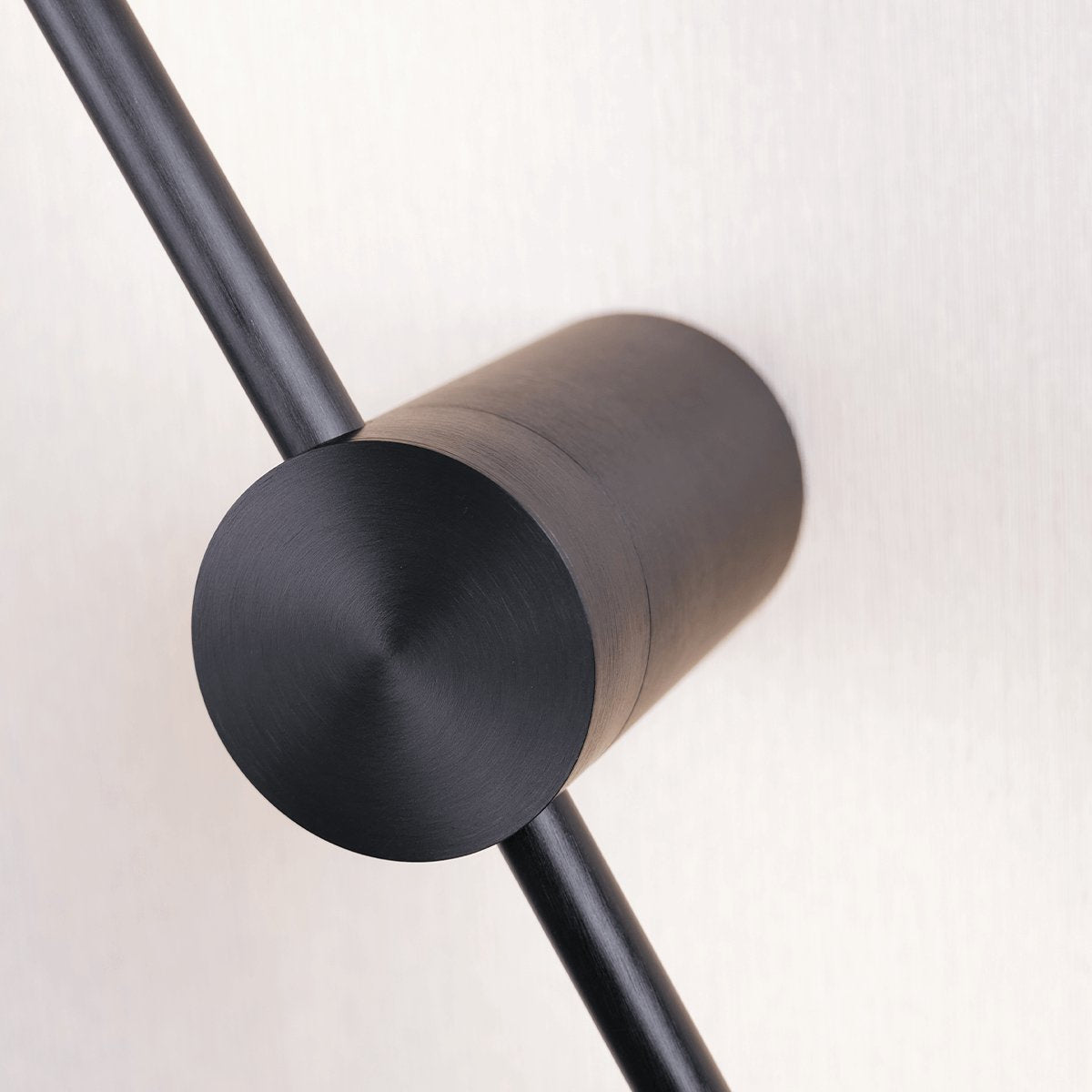 LED vegglampe i sort aluminium som slank lyslist, Svart