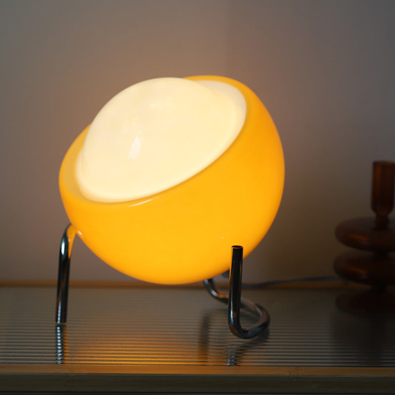 Retro bordlampe med oransje glasskule på bøyd krombein, Oransje og krom