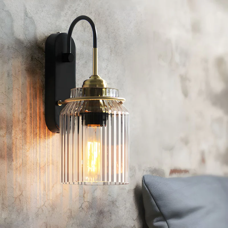 Retro vegglampe med riflet glass i svart og messing, Svart og messing
