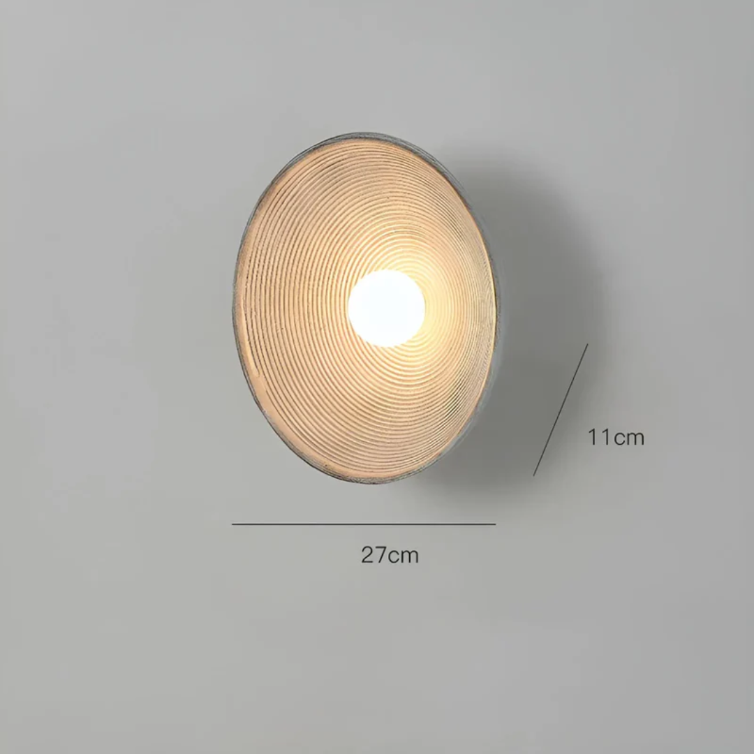 Rund vegglampe med rillet skive i wabi sabi-stil, Sand