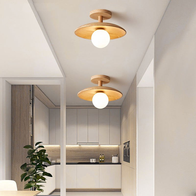 Taklampe i japansk stil med trefat og hvit kule, Natur og hvit