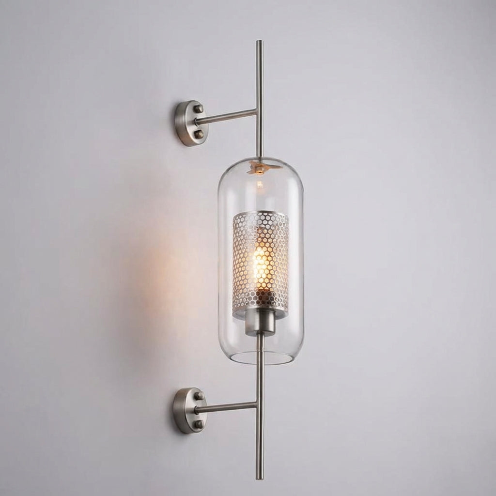Vegglampe med glass på messingfarget stang, rør eller kule, Gull og klar