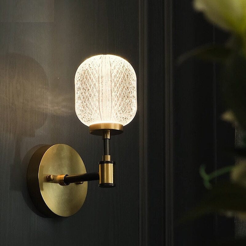 Vegglampe med krystallakryl og arm i messingfarge, Messing og klar