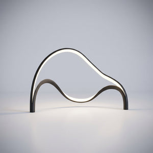 Bordlampe med buet lysbue i sort metall og integrert LED, Svart og hvit