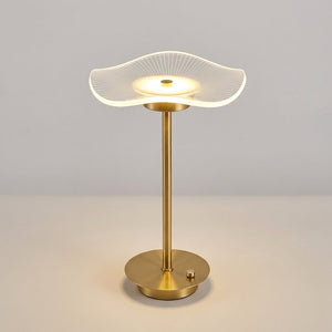 Bordlampe med skjerm som en bølget akrylskive på gullstang, Gull og klar