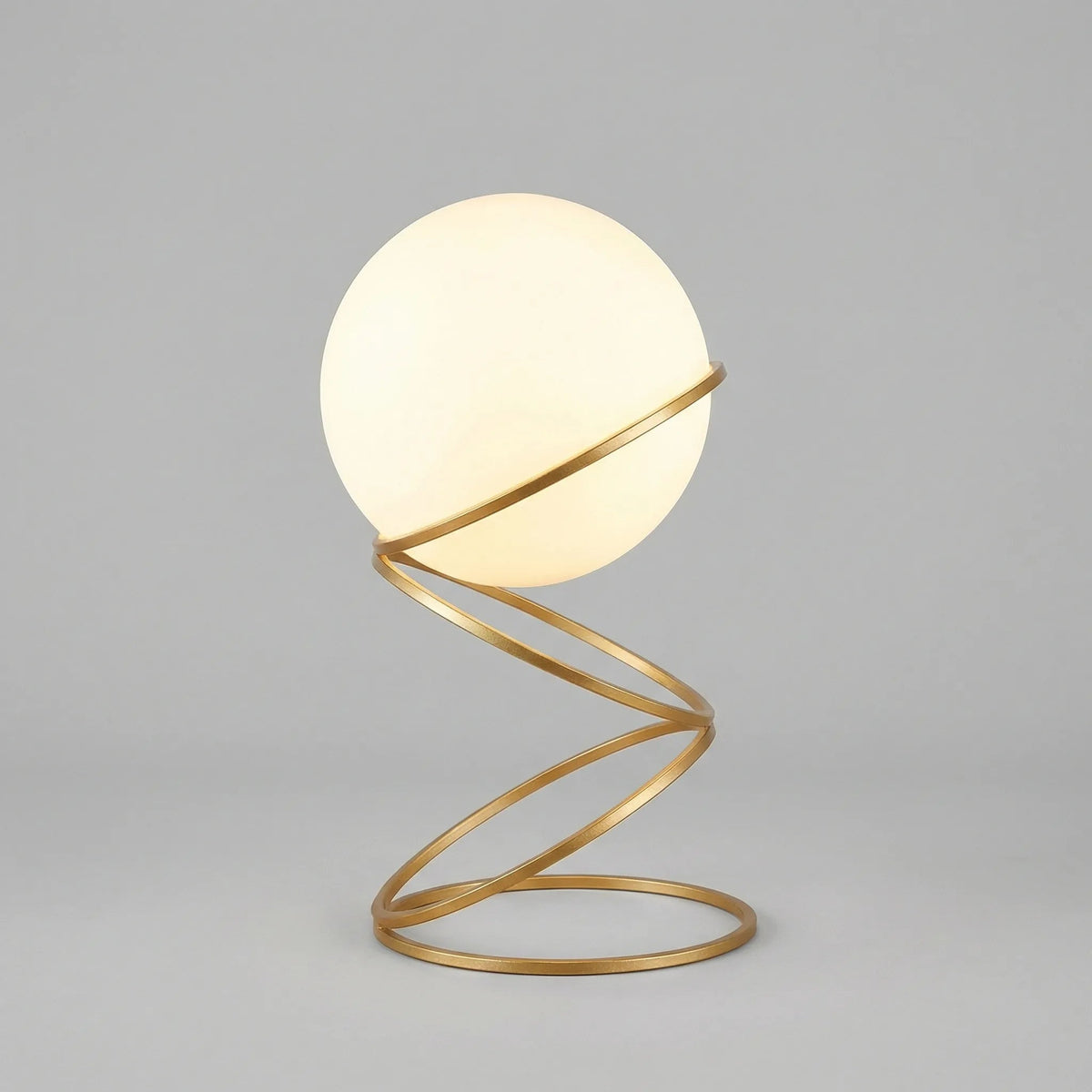 Bordlampe med spiralfot i gullfarge og hvit kule, Gull og hvit