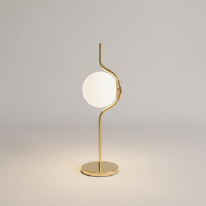 Bordlampe med svungen gullstang og opal glasskule, Gull og hvit