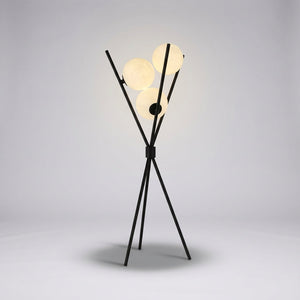 Bordlampe med trefot i sort og tre hvite kuler, Svart og hvit