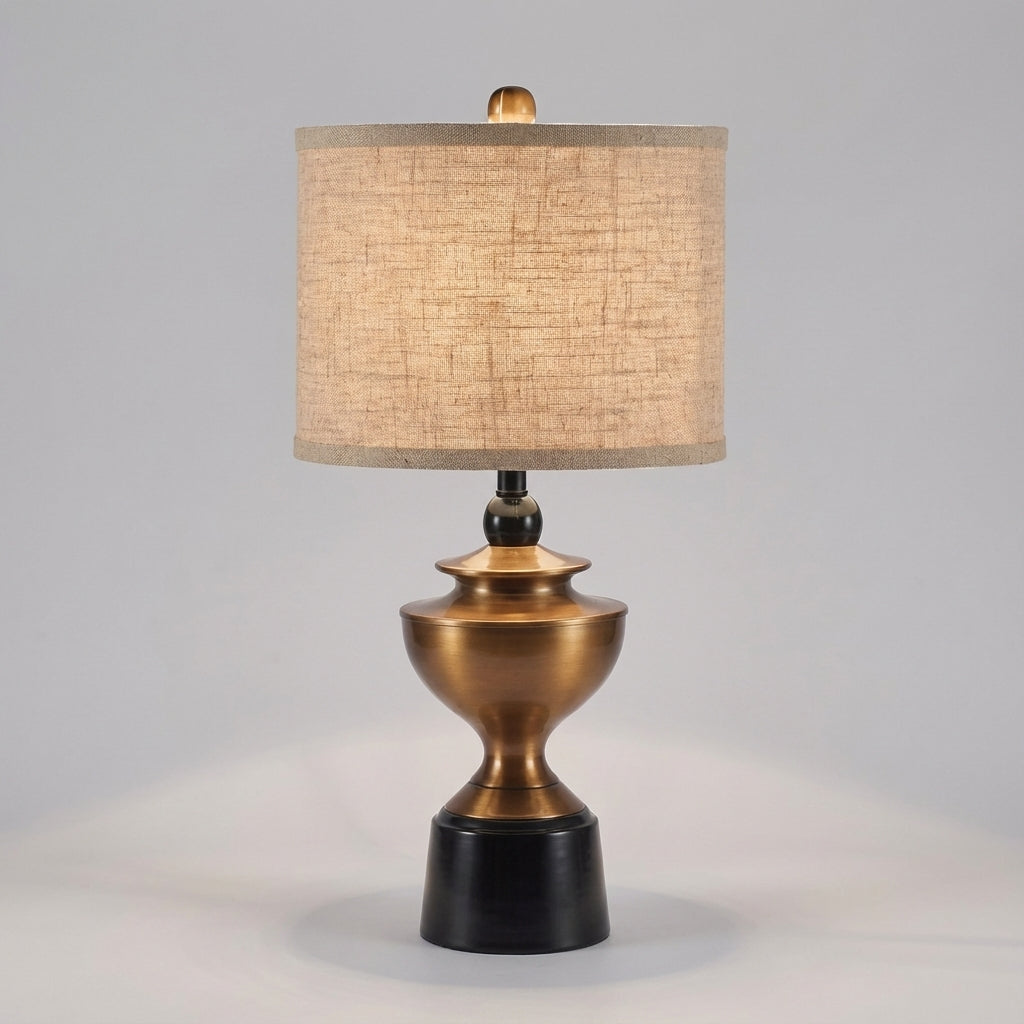 Bordlampe med urneformet fot i antikk bronse og linskjerm, Bronse, svart og beige