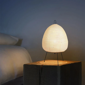 Gulv- og bordlampe i rispapir i japansk wabi-sabi-stil, 47 x 28 cm