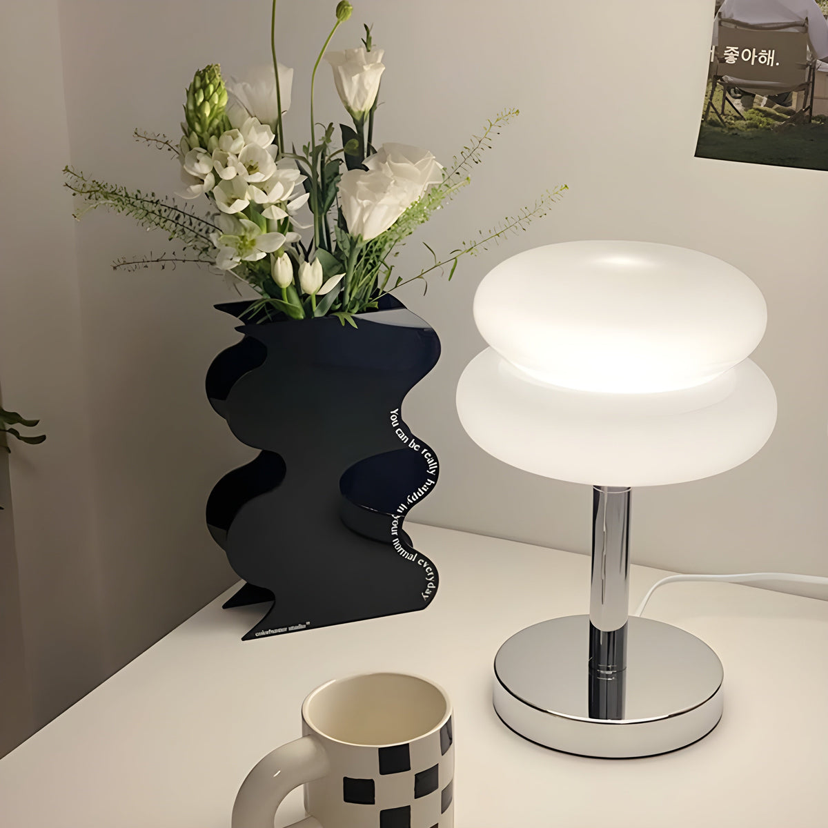Bordlampe i glass med macaron-design og tretrinns dimmer