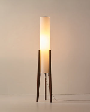 Gulvlampe med LED i massivt tre - wabi-sabi-stil