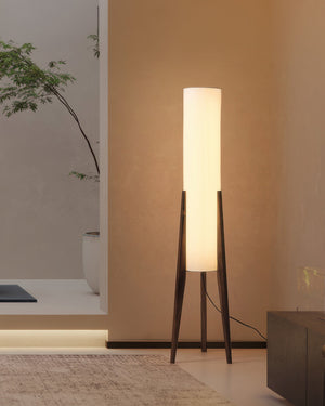 Gulvlampe med LED i massivt tre - wabi-sabi-stil