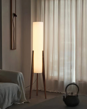 Gulvlampe med LED i massivt tre - wabi-sabi-stil