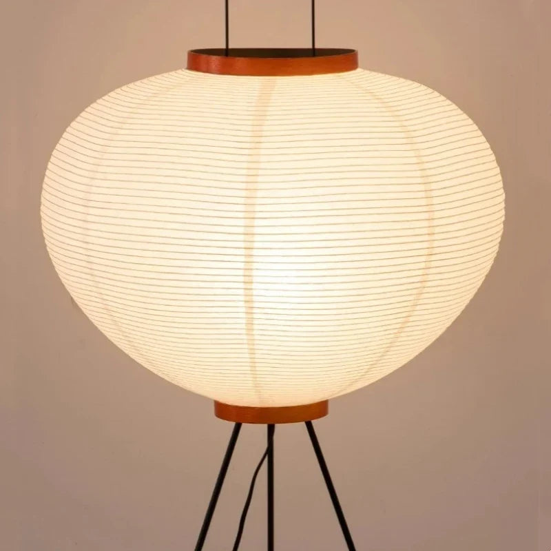 Gulvlampe i rispapir og metall - minimalistisk vintagestil, 53 x 120 cm
