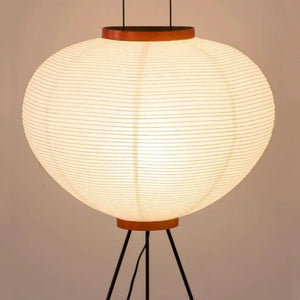 Gulvlampe i rispapir og metall - minimalistisk vintagestil, 53 x 120 cm