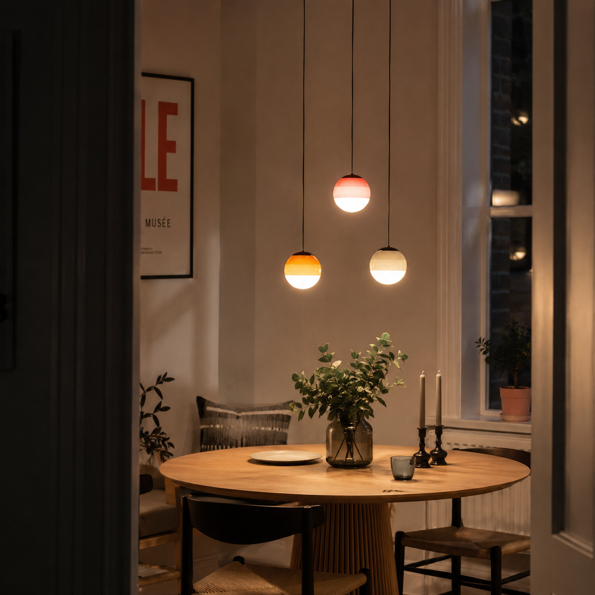 Pendellampe i tonet glass med ombréeffekt