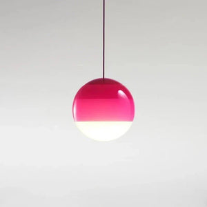 Pendellampe i tonet glass med ombréeffekt