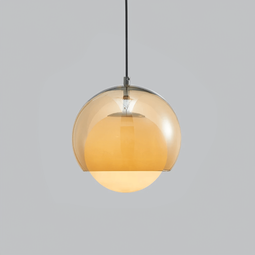 Pendellampe med glasskule - moderne og minimalistisk