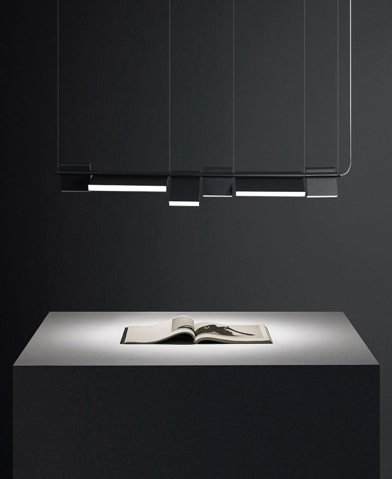 Lysekrone med LED i akryl og aluminium - minimalistisk, lineær design
