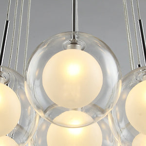 Lysekrone med LED, nordisk design og lyspunkter i ulike høyder