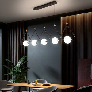 Lysekrone i jern med LED, frostet glass og 3 lysmoduser