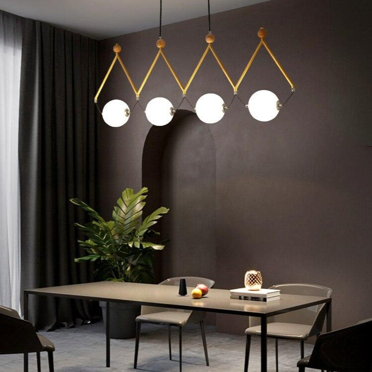 Lysekrone i jern med LED, frostet glass og 3 lysmoduser