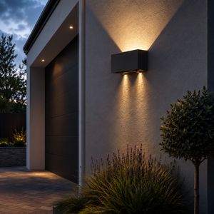 Utendørs vegglampe i aluminium med LED og opp- og nedlys IP65