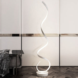 Gulvlampe med LED og skulpturell spiralform, 28 x 133 cm
