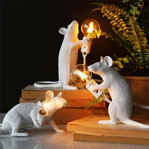 Bordlampe med musemotiv i harpiks - art deco-stil med LED