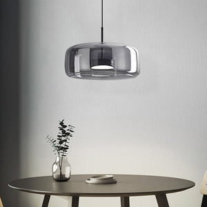 Pendellampe i retrostil med tonet glass og gullfarget metall