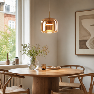 Pendellampe i retrostil med tonet glass og gullfarget metall