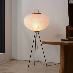 Gulvlampe med LED - japanskinspirert minimalistisk design