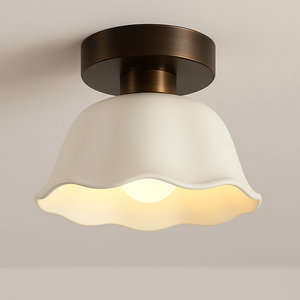 Taklampe i keramikk og glass - halvinnfelt plafond med varmt lys