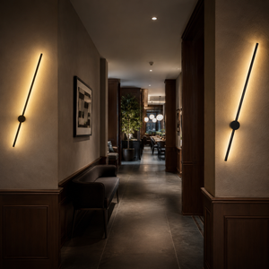 LED vegglampe i sort aluminium som slank lyslist, Svart
