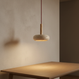 Pendellampe i stein og tre med rund, flat skjerm, Sandbeige og natur