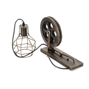 Retro vegglampe med trinse og metallbur i industristil, Antikk bronse, Rustpatina, Matt svart
