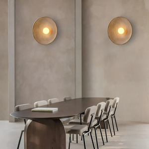 Rund vegglampe med rillet skive i wabi sabi-stil, Sand