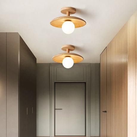 Taklampe i japansk stil med trefat og hvit kule, Natur og hvit
