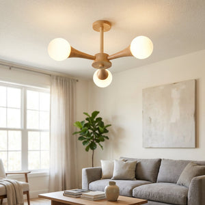 Taklampe i tre med armer og hvite kuler i glass, Natur og hvit